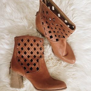 Stuart Weitzman Leather Booties Size 6